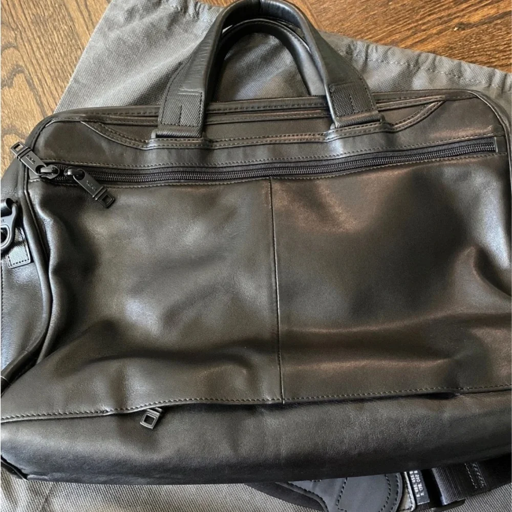 Tumi travel bag / briefcase